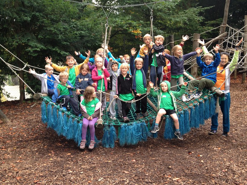 Kinder Gruppe Spielplatz